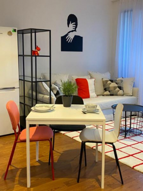 Cozy RED BULLDOG Place in Apart-Complex/Pool
